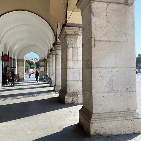 Very Central With Terrace Appartement